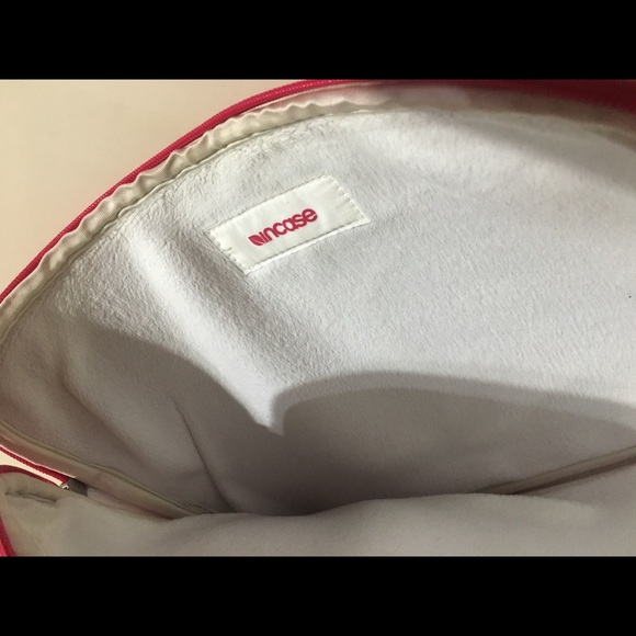 InCase Laptop Sleeve Pink 14” - Picture 3 of 8
